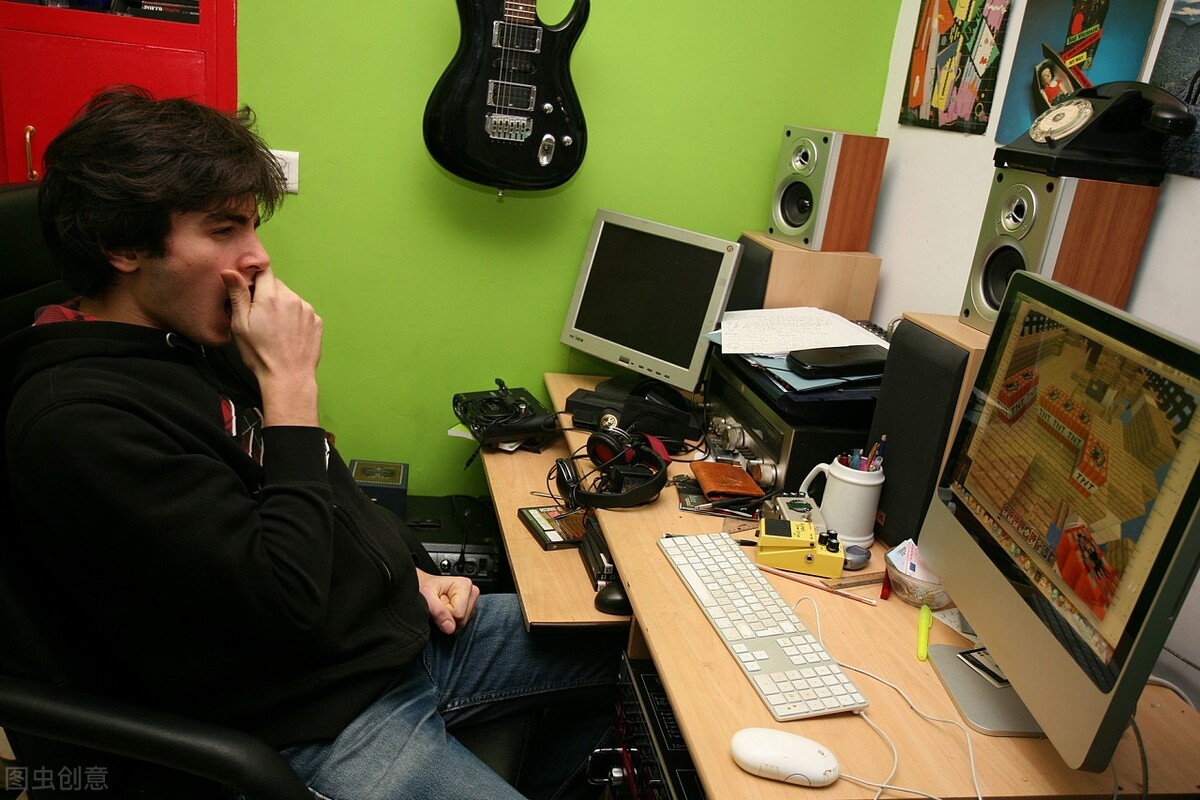 表妹买电脑,高一学生该不该给他买电脑