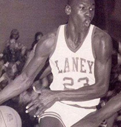 尤塞恩博尔特4x100米接力纪录,尤塞恩博尔特08年奥运会200米