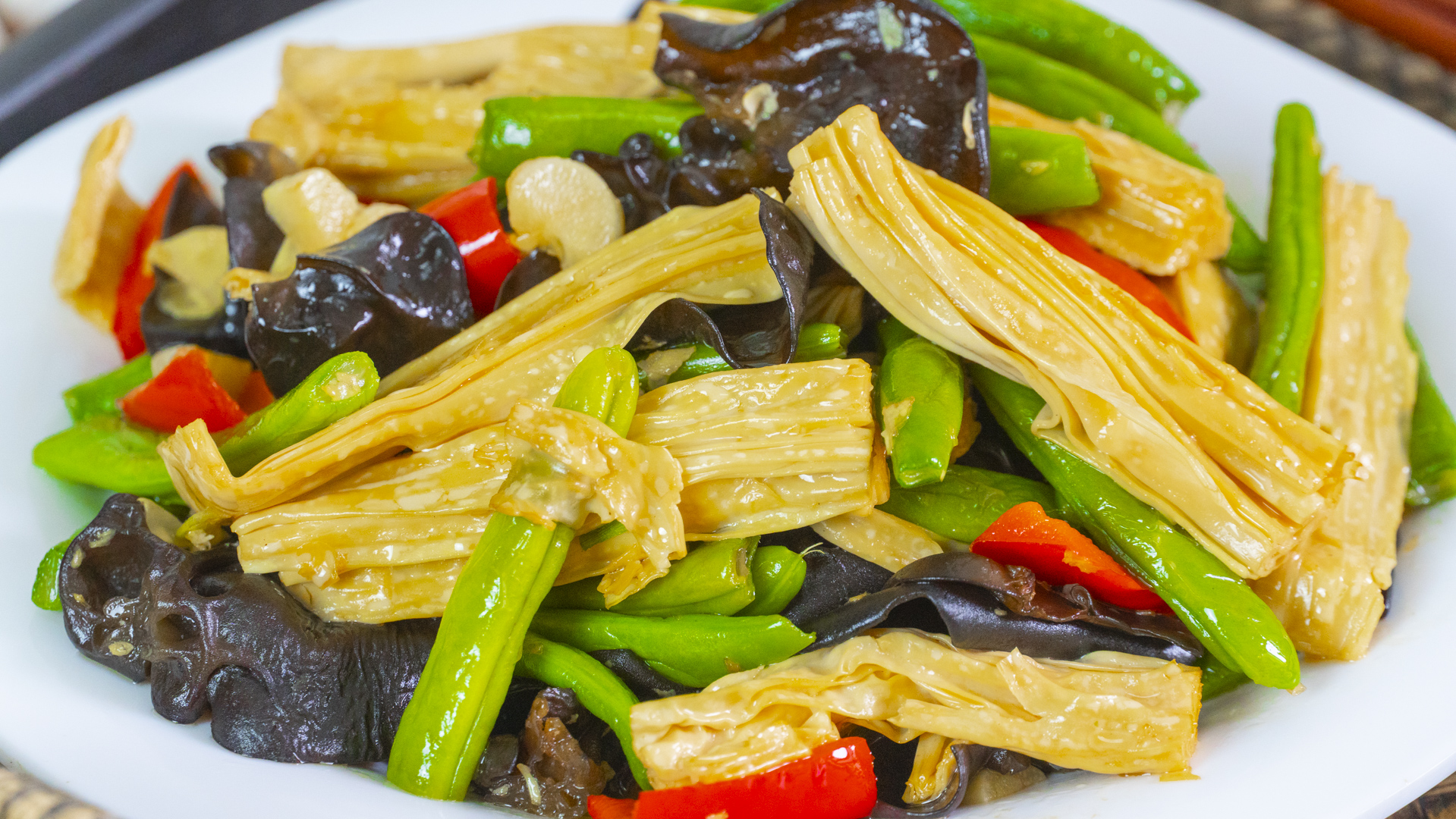 建议女人，多善待自己，少喝奶茶多吃6道菜，脸色红润，精神饱满