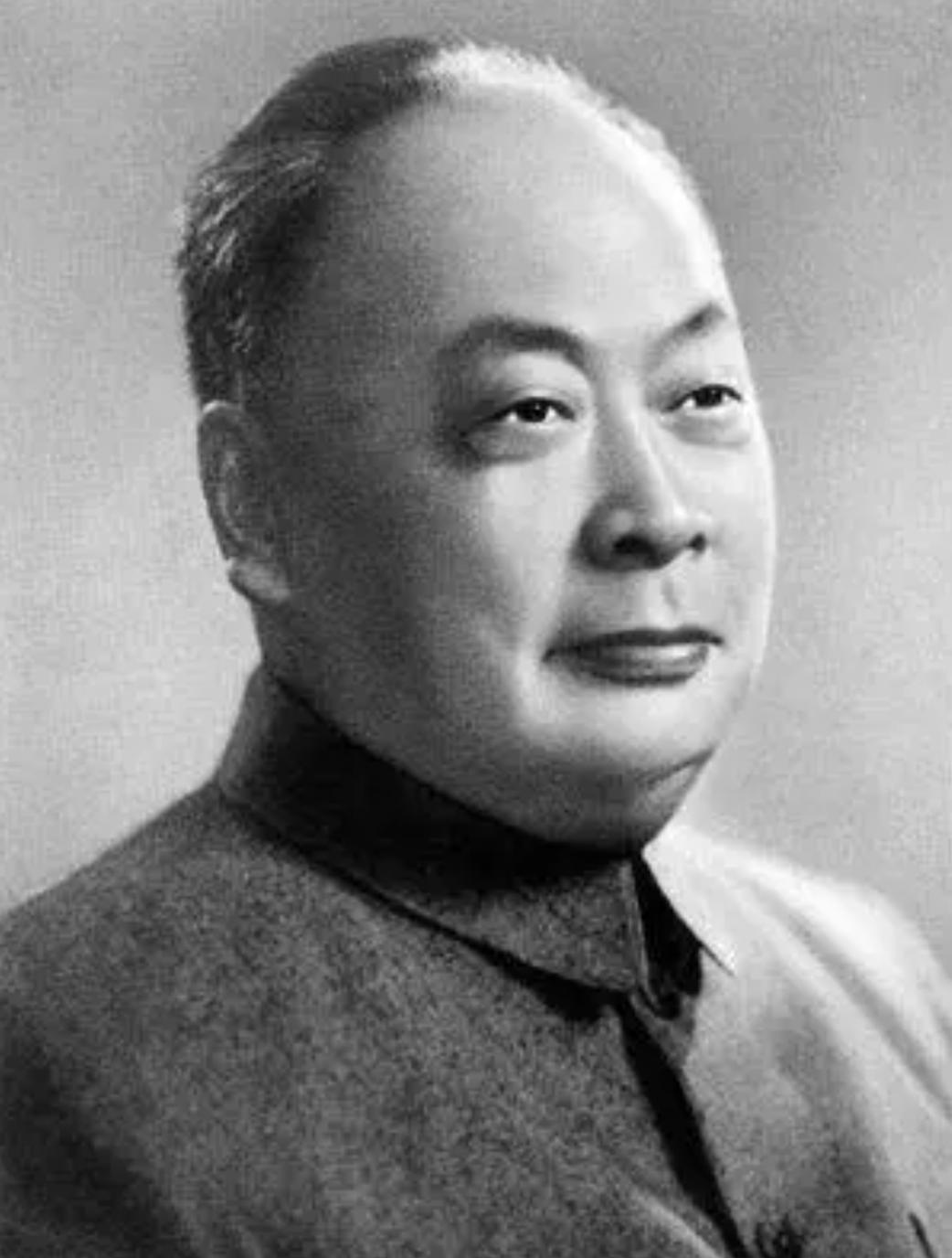 陈老总追悼会上，一老人送来一对挽联，毛主席：给他安排一份工作