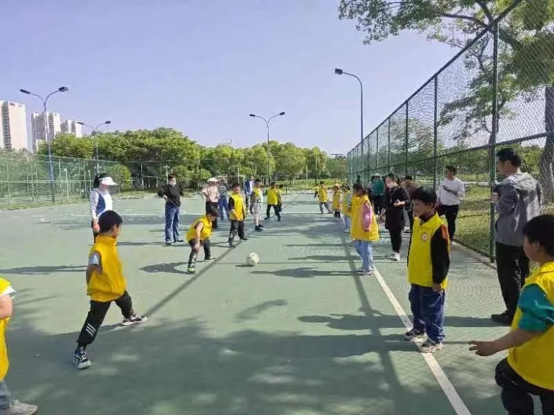 “足”梦向未来,追“球”快乐—素质公益小天使足球节开幕