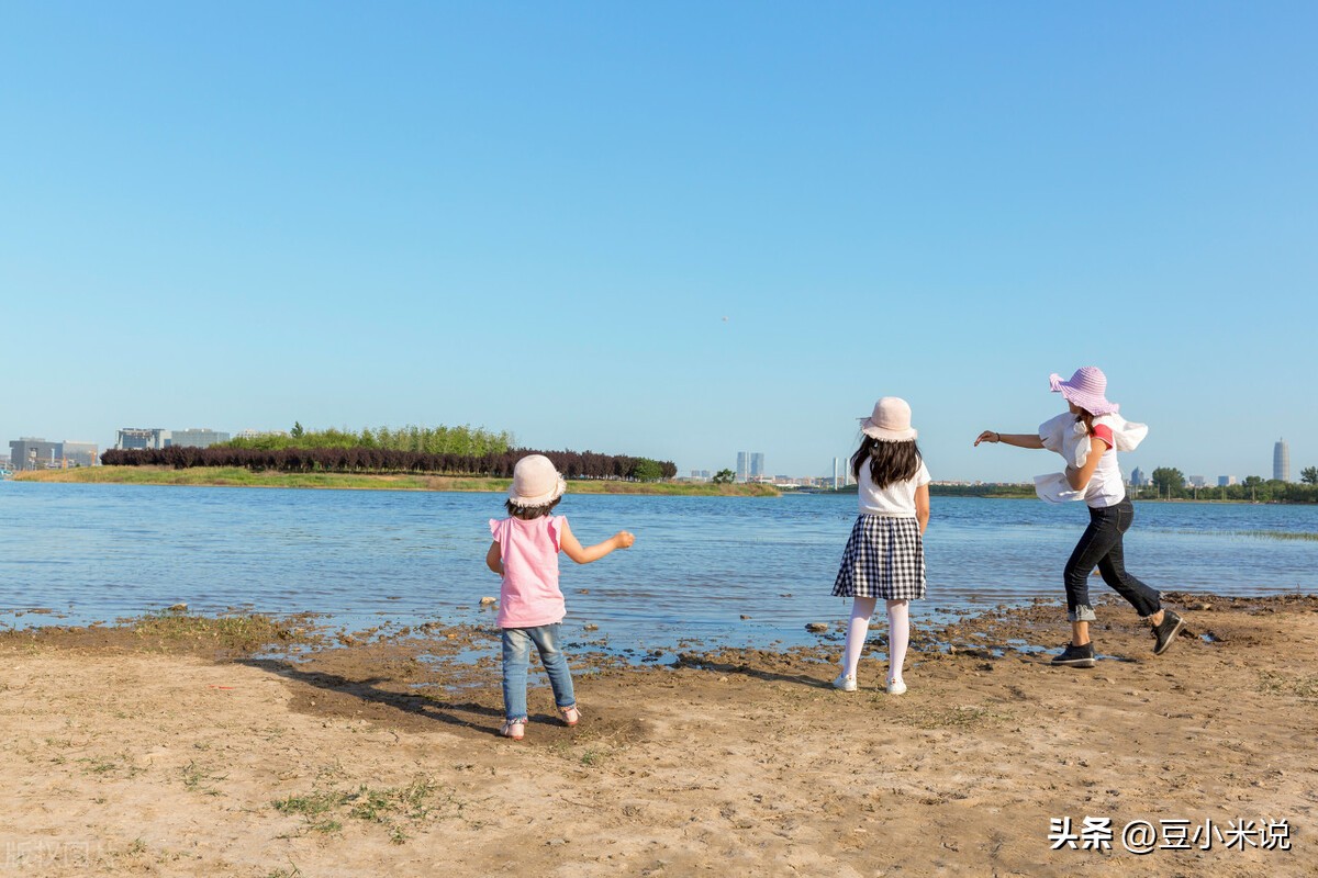 3岁孩子发脾气摔东西怎么教育,脾气大动不动就摔东西