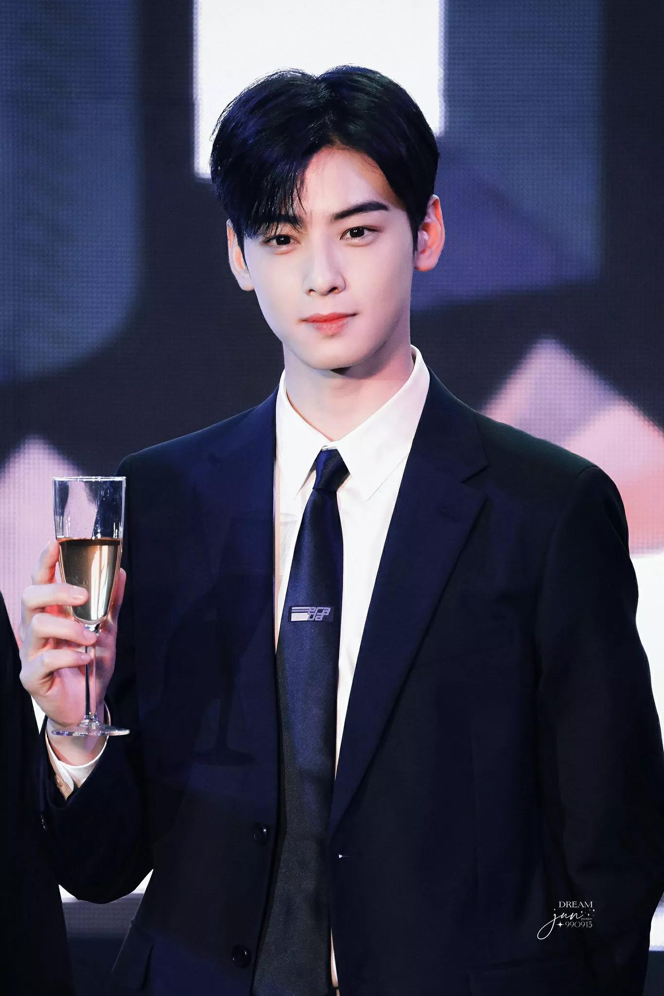 素颜比化妆更好看的车银优