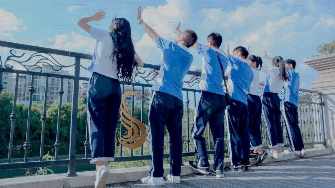 男孩被老师约谈心脏猝死,16岁男孩被老师约谈心脏病猝死