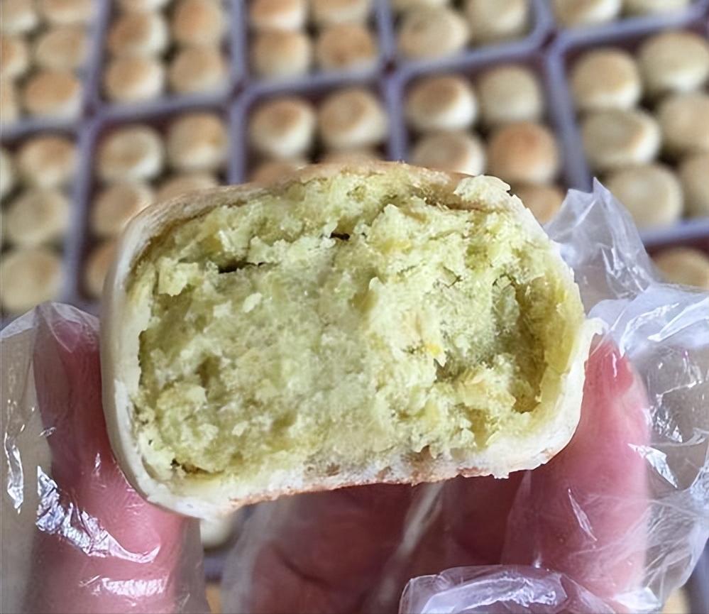 老式传统糕点冰皮绿豆饼,东北老式烤绿豆酥饼的做法和配方