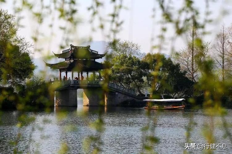 青山诗词经典赏析,关于描写青山的诗句古诗