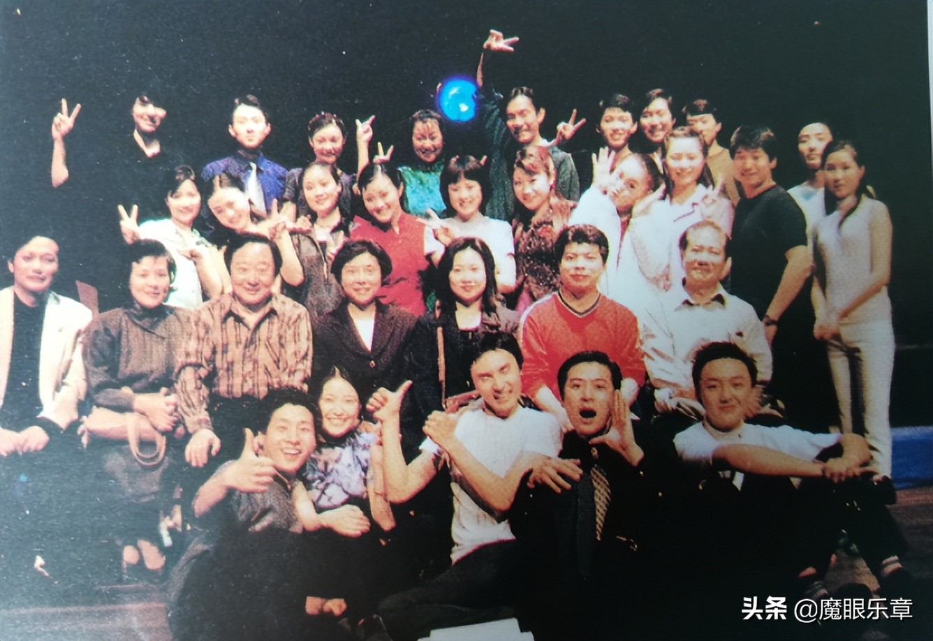 把一手好牌打烂的歌手,将一手烂牌打成王炸的明星