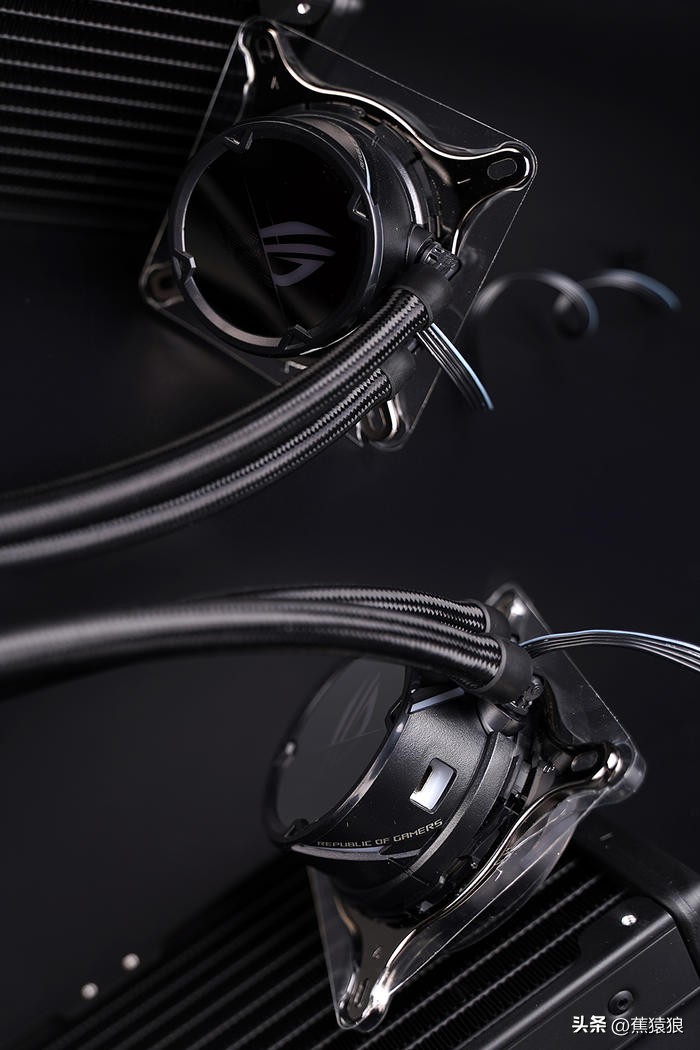 代码36KROGB760-GTUF4070TI，简约黑白调AKLLAA6MMATX机箱装机秀