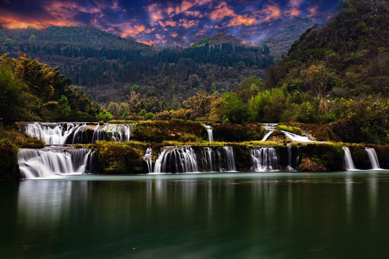 云南旅游景点主要有哪些景区,云南可以玩的旅游景点排名前十大