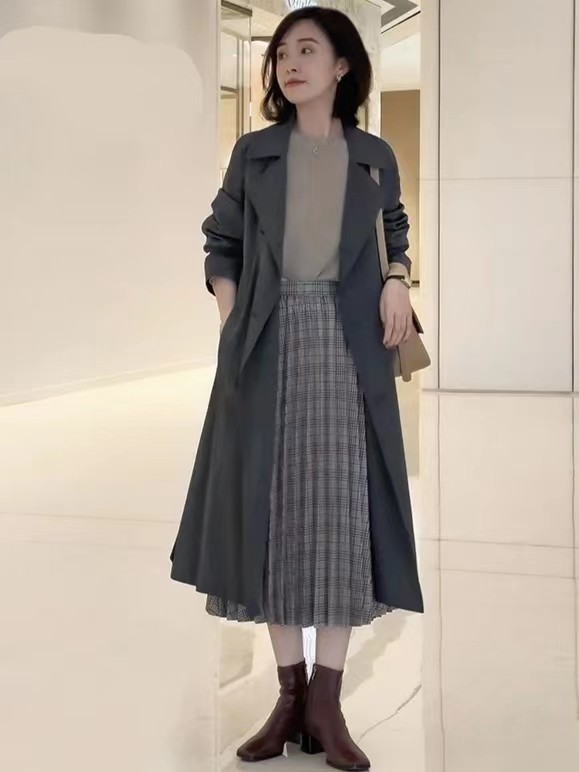 风衣穿搭女秋季搭配百褶裙,秋季风衣御姐风穿搭