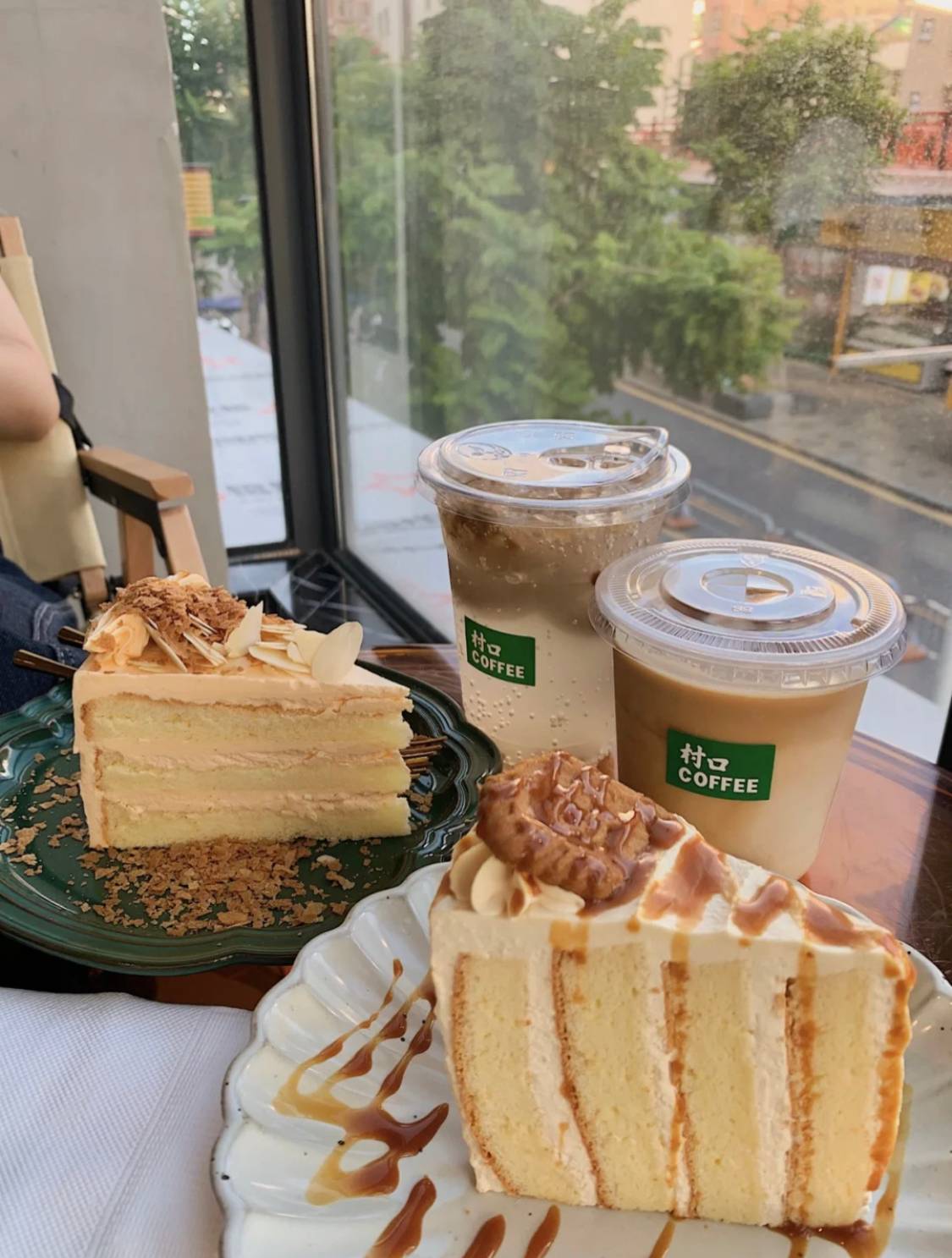 日常不化妆提气色,想要化妆不卡粉的秘诀