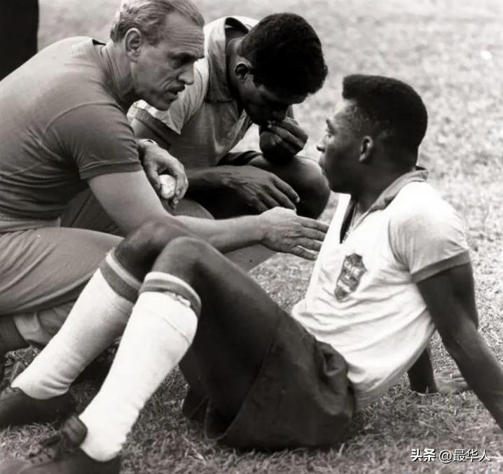 贝利球王哪一年去世的,球王贝利的三次世界杯