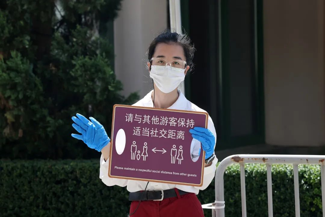 上海迪士尼怎么和玲娜贝儿合影,只有上海迪士尼有玲娜贝儿吗