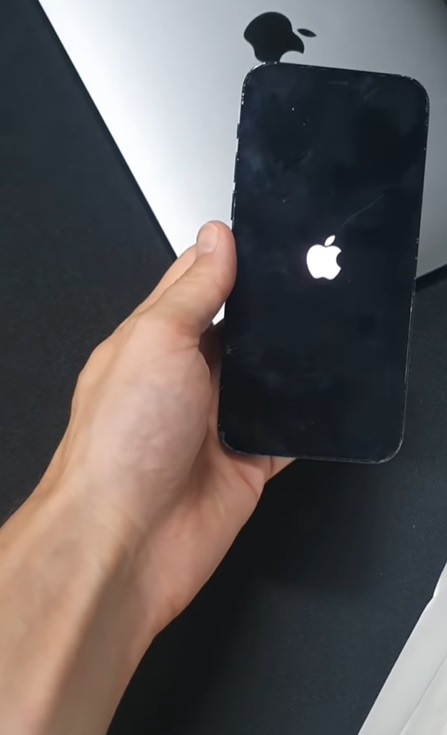 小哥为省钱在悉尼捡垃圾，年赚2万澳币，名包手机电脑随地捡？