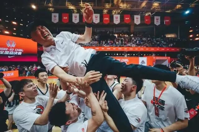 篮球杨毅视频全集,解说篮球杨毅