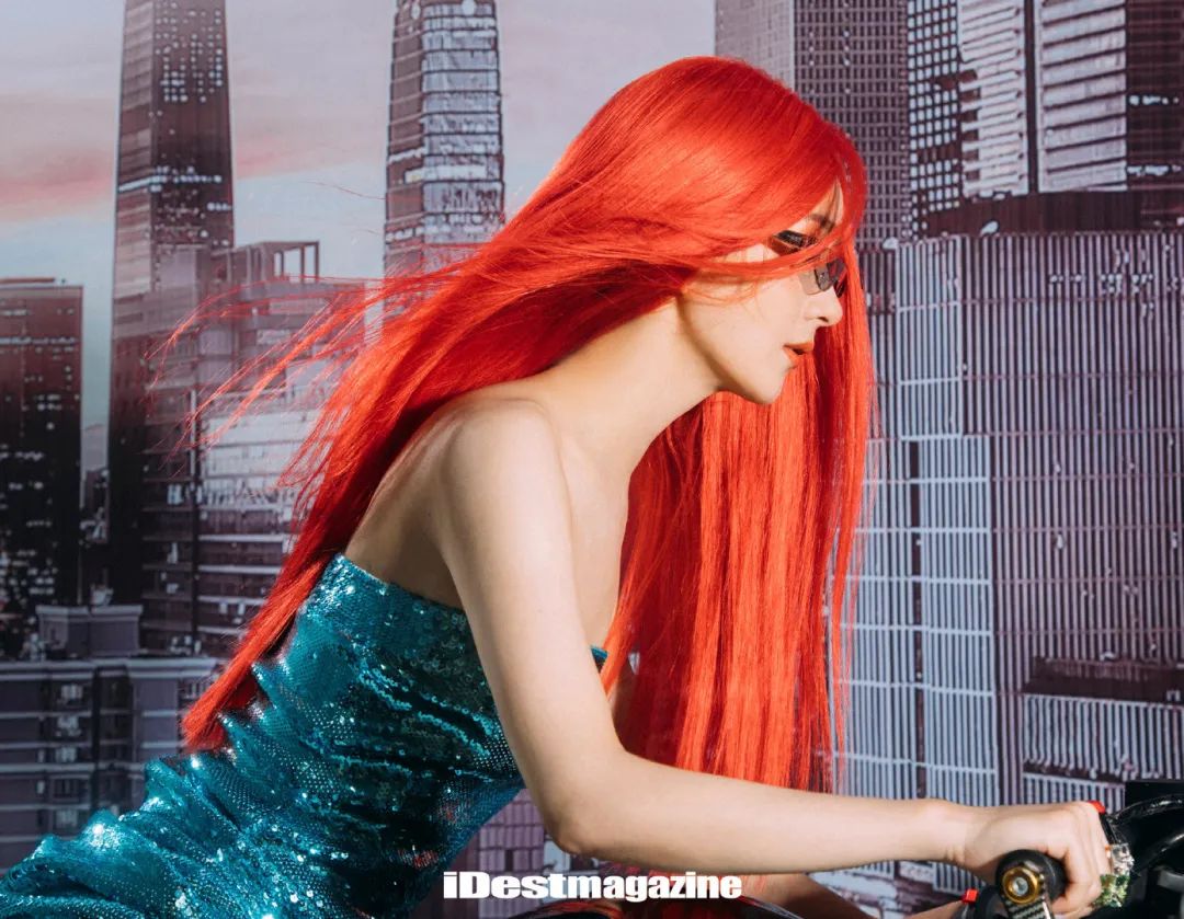 赵丽颖一头红发绚丽吸睛,赵丽颖红发造型