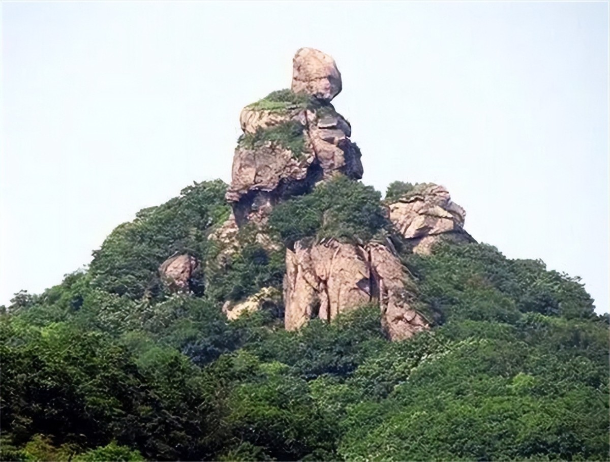 干部发现山头长得像毛主席，孔令华初见落泪，李讷感叹：太像了