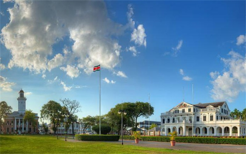 苏里南与荷兰的分手费,苏里南如今状况