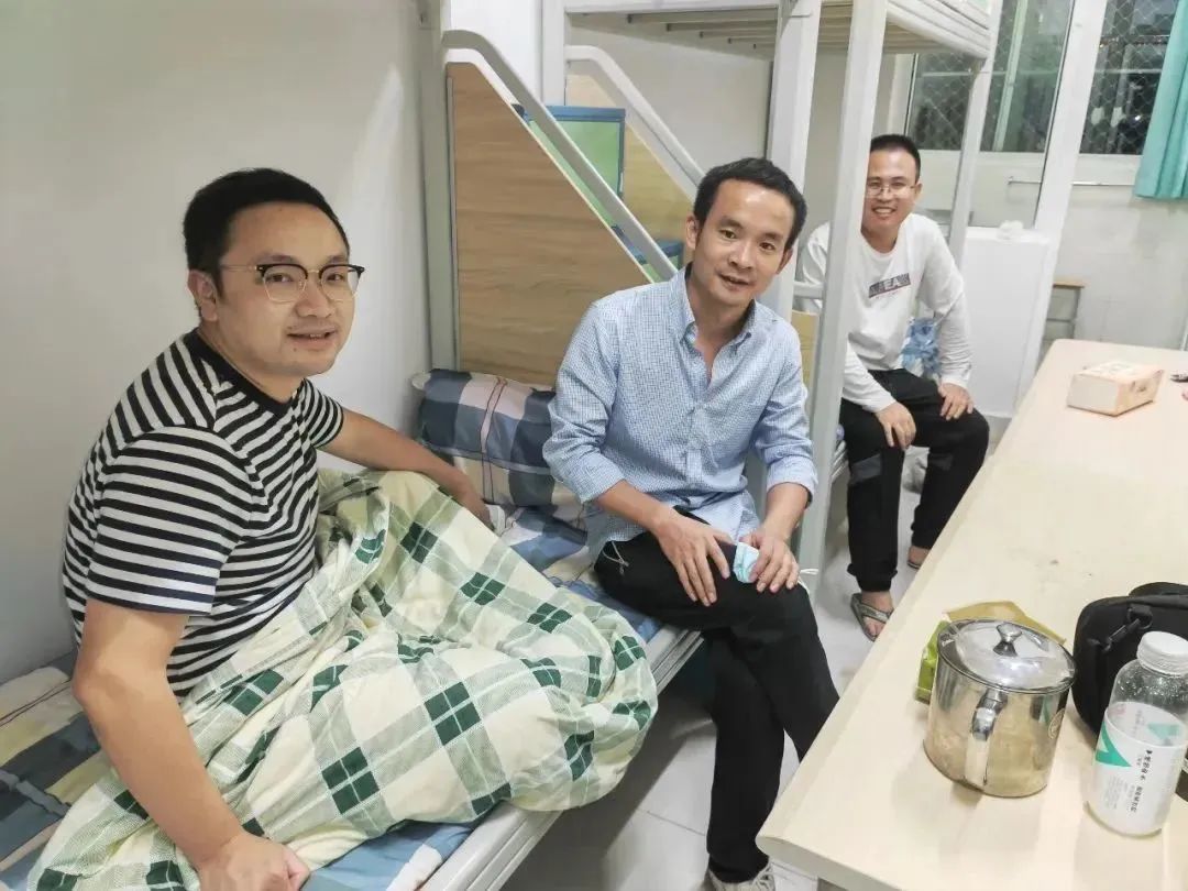 鐩涗笘鍗庤癁鐮ョ牶鍓嶈,鐩涗笘涓崕鐮ョ牶鍓嶈