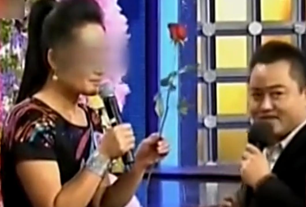 从服务员变身央视主持人,潜逃13年登上相亲节目