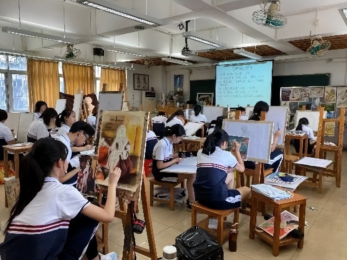 广州贸易职业高级中学学费,常德市中专艺术设计与制作专业