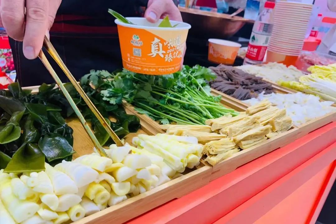 一碗20元杨国福麻辣烫成本多少,杨国福麻辣烫价格一般多少钱