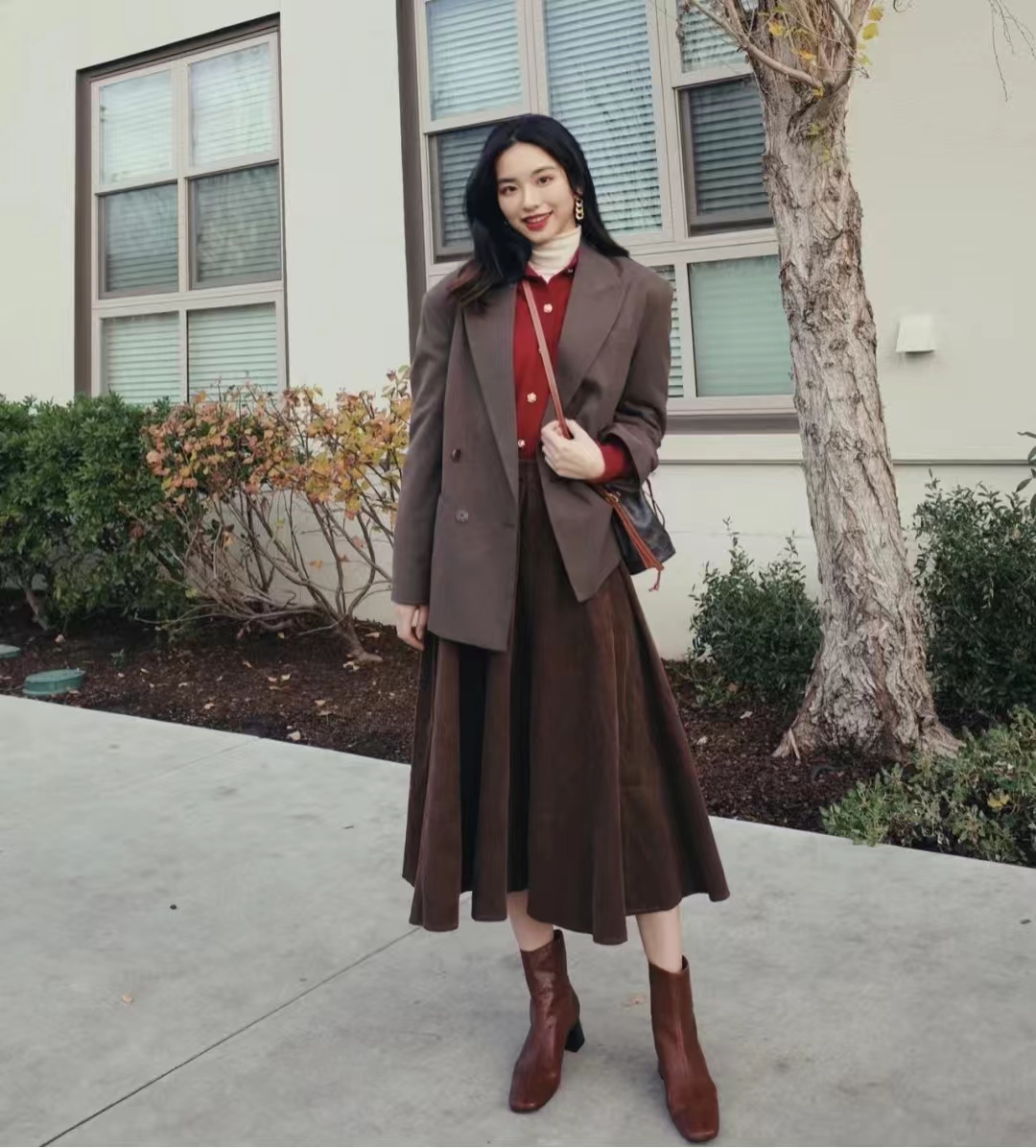 灯芯绒半身裙秋冬怎么搭配,灯芯绒碎花半身裙秋冬