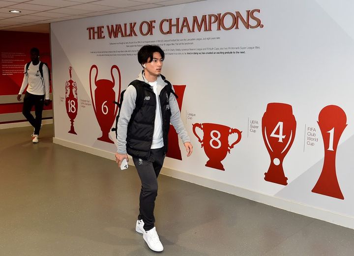 德国队主场1-4惨败日本足球小将,日本队2-1逆转击败德国大学生