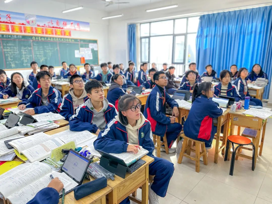 南湖行知丨【战“疫”线下篇】封校不封爱,温暖一直在