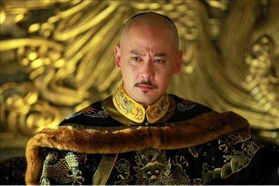 和珅与刘墉谁的年龄大,和珅阿桂同时期官位