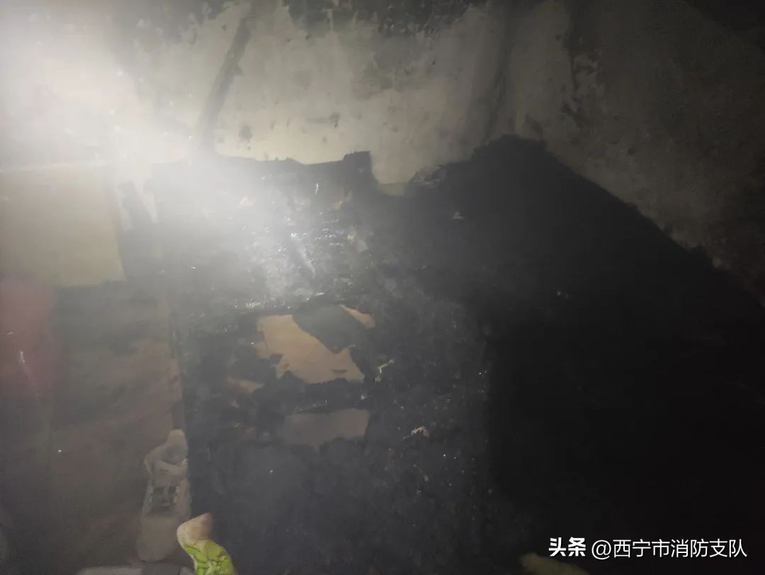 笔记本电压不稳烧了会烧哪里,轻薄本一直插电会烧电脑吗