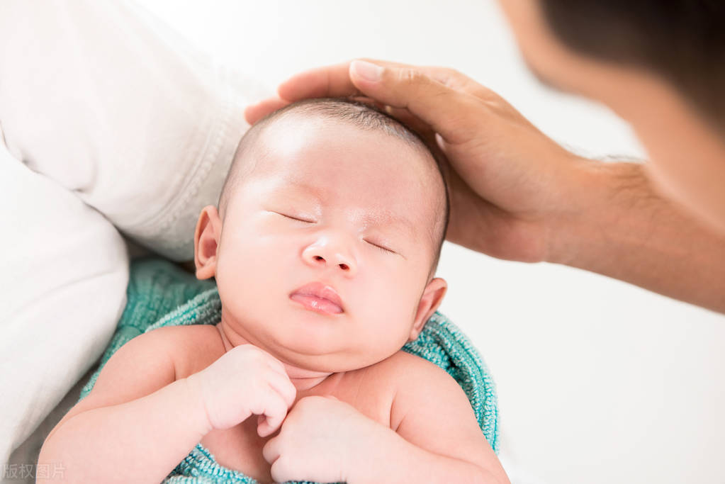宝宝理发器理发技巧,宝宝理发哭闹的解决方法