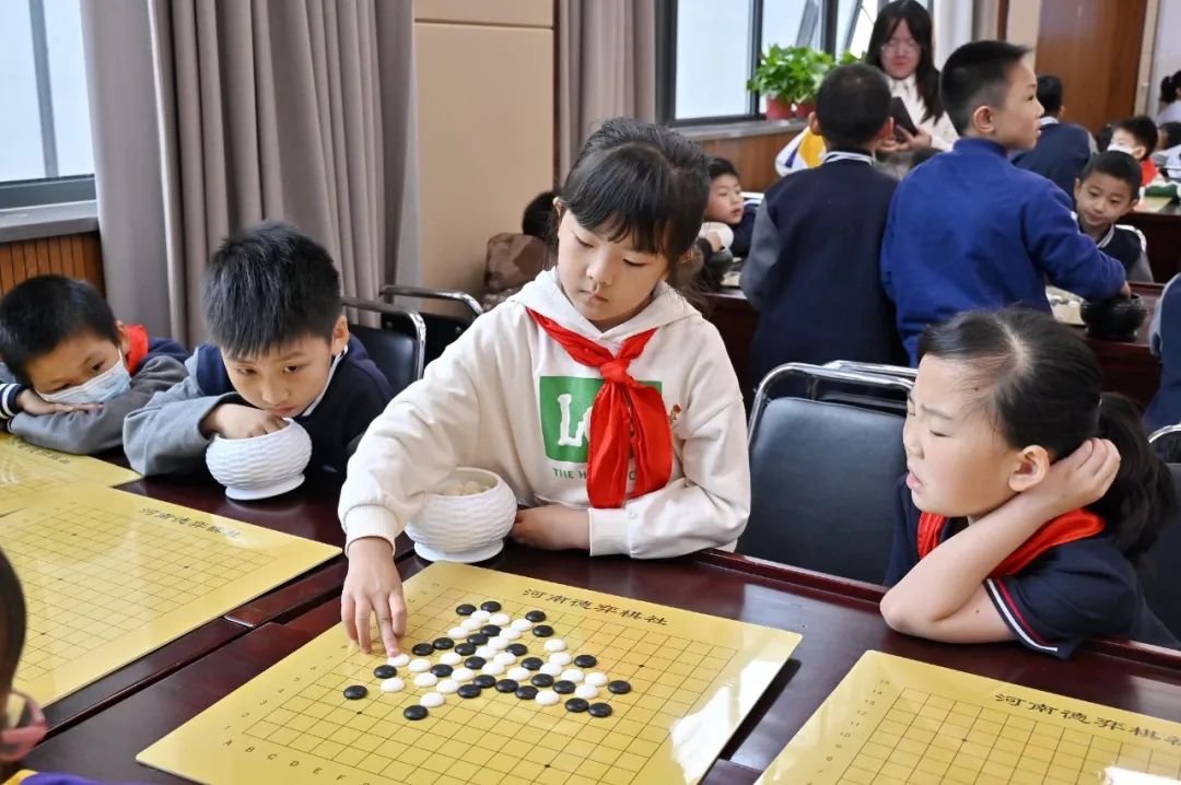 扬赛场体育精神展实验少年风采-河南省实验小学第十八届体育周