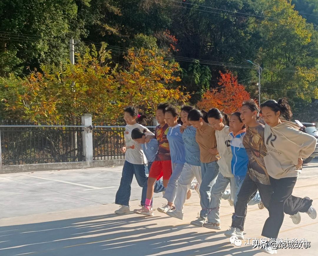 运动中挥洒青春,运动凝聚正能量田径运动会