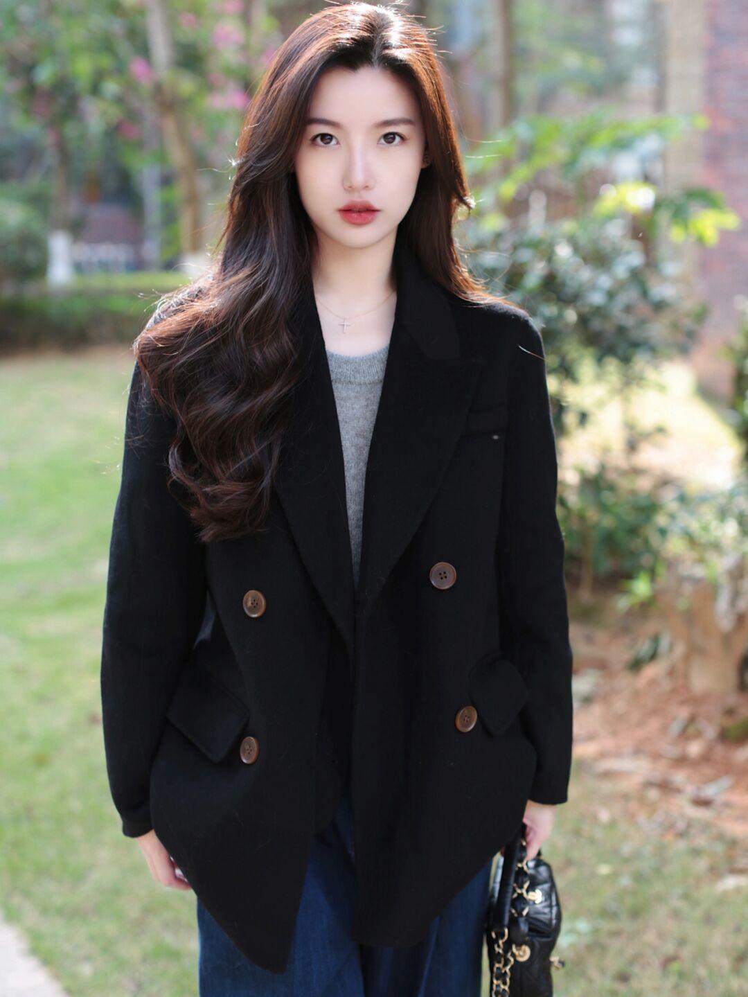 大衣配半身裙什么裙子最好看,大衣搭配什么半身裙才好看