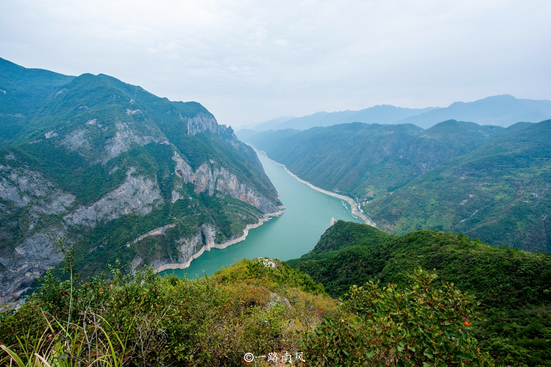 重庆有巫山这个地方吗,湖北和重庆交界的地方巫山