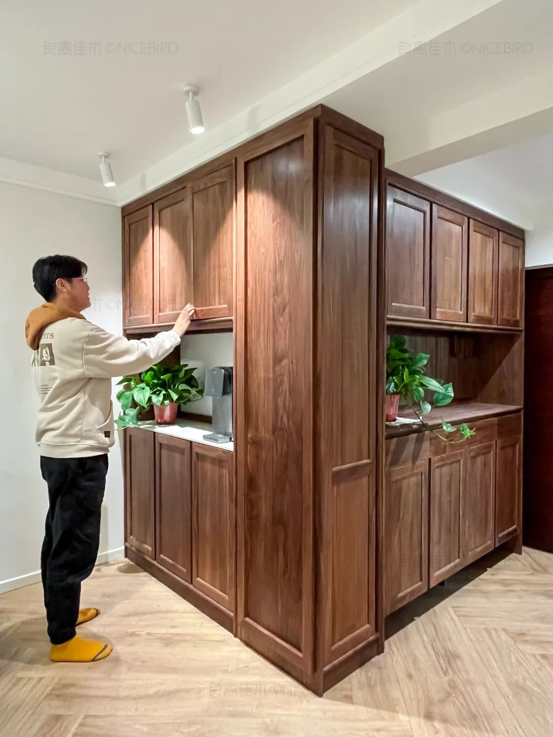 复古小拱门卡座书柜，主打一个全网爆火，北京业主是懂造景滴