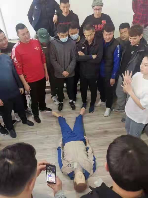 乌市足球儿童培训班,乌市青少年足球培训班