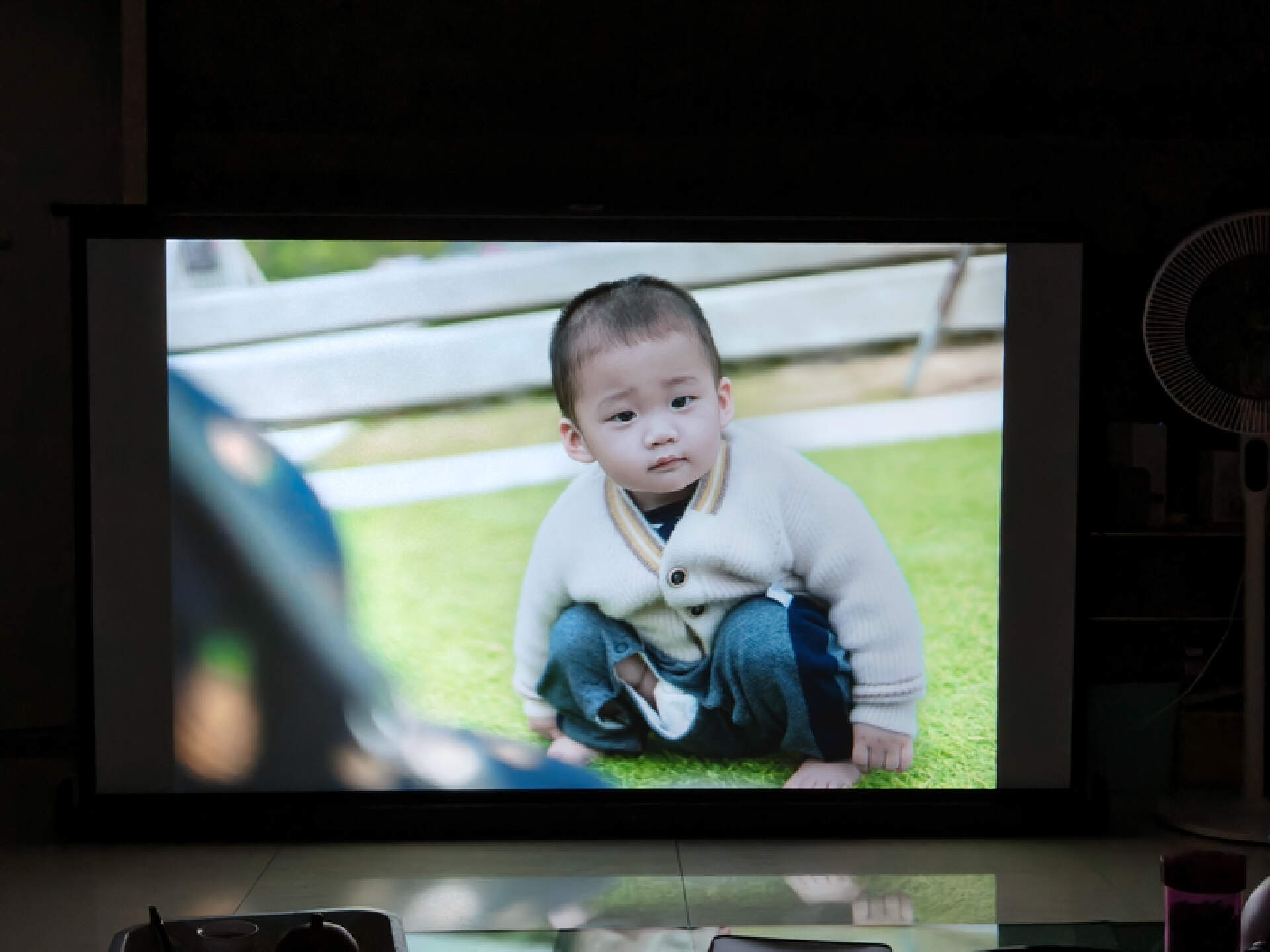 300元左右的投影仪是不是智商税,一千多块钱的投影仪靠谱吗