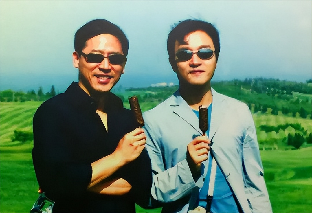 20年后再看张国荣：为何他会对一个男人情有独钟？原因尽显可怜！