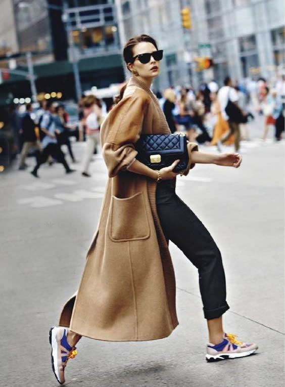 女人穿衣要讲究高级质感,中性色穿搭技巧女冬季