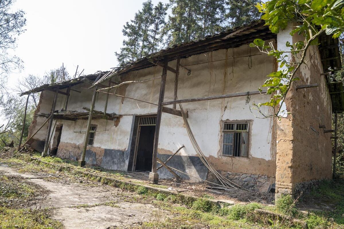 18岁刚参加完高考感染艾滋病,18岁女孩染上艾滋