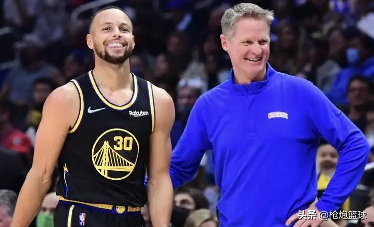 追梦格林半场压哨三分,追梦格林砍下20分10篮板g7