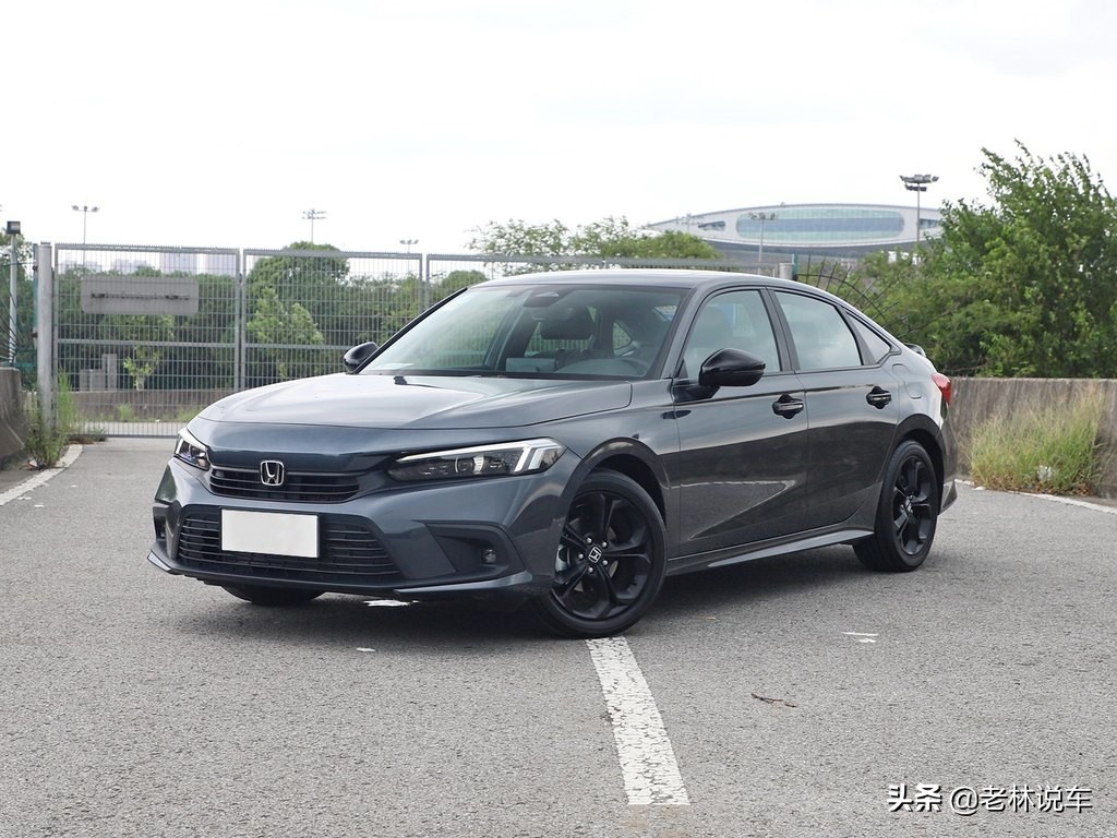 速腾和思域驾驶感受对比,开惯了自己的车开别人的车很别扭