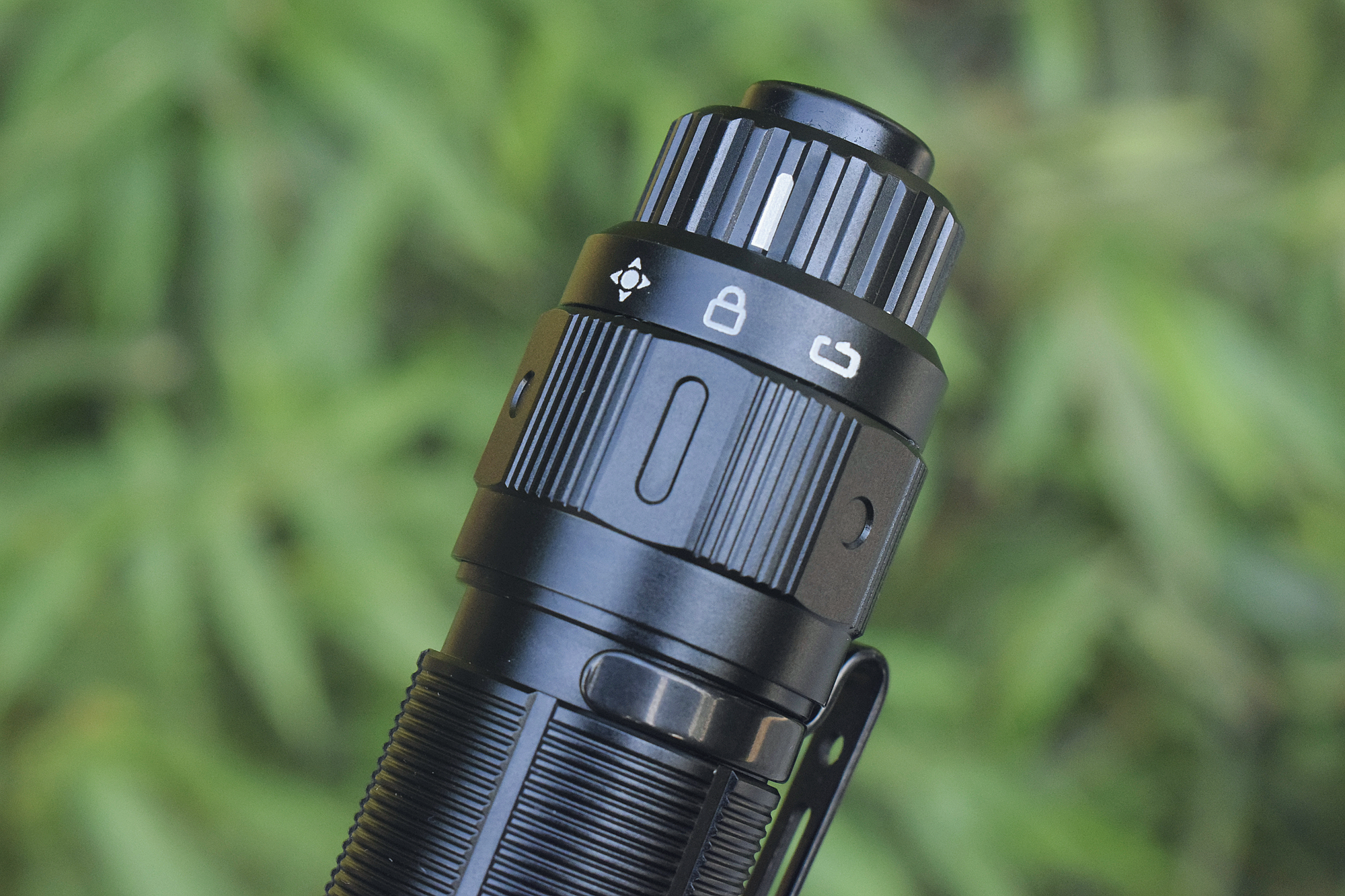 菲尼克斯tk75-2018手电评测,fenix菲尼克斯tk16v2.0战术手电筒