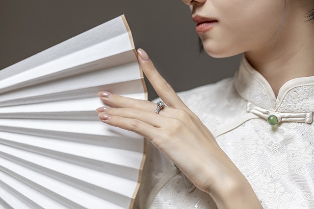 周大福两千左右的黄金戒指女士,周大福一个女士黄金戒指多少钱