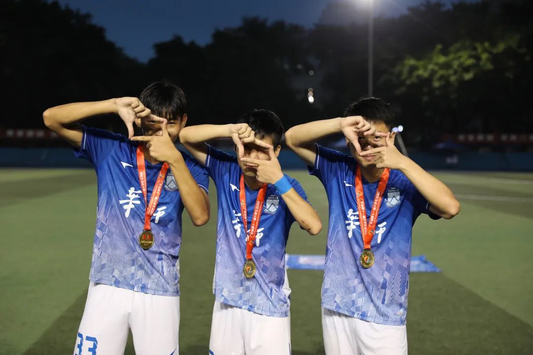 乾坤未定你我皆是黑马毕业典礼,毕业生演讲乾坤未定你我皆是黑马