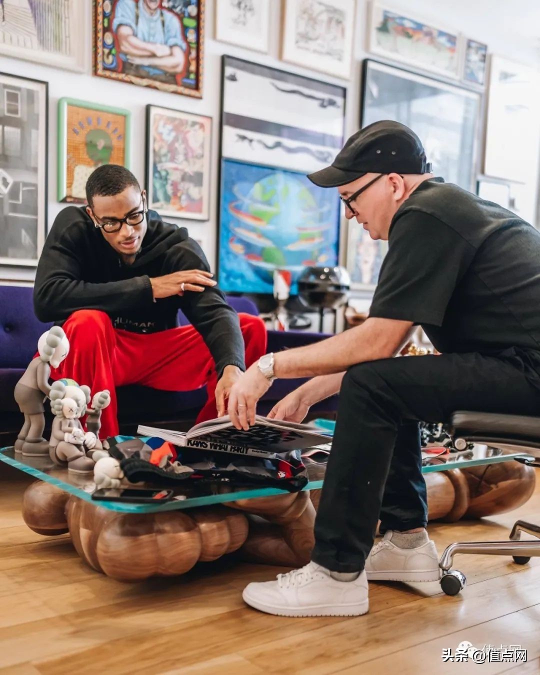 同市人气艺术家KAWS操刀主理|NBA篮网城市版球衣8月开售