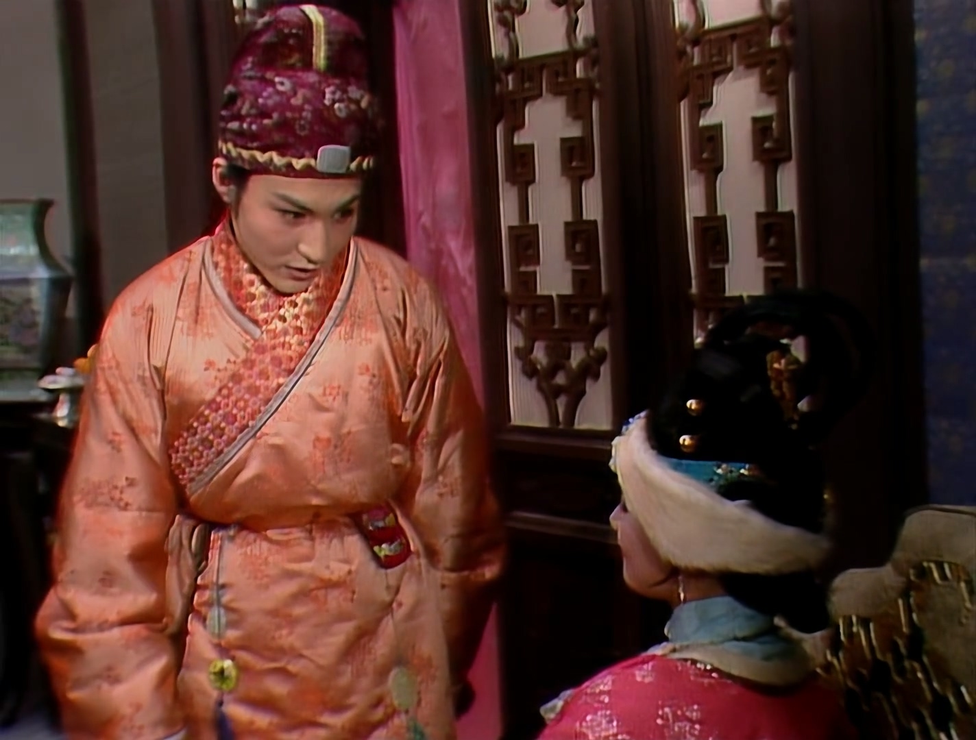 老零聊红楼：第六回收尾，聊聊侯门、真佛、洋钟、炕屏与凤蓉