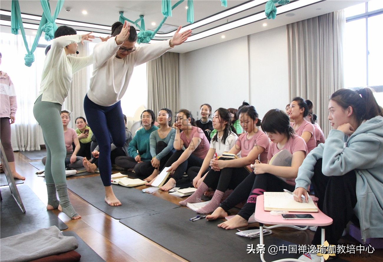 瑜伽教练培训就教理论吗,当瑜伽老师都有什么培训课程